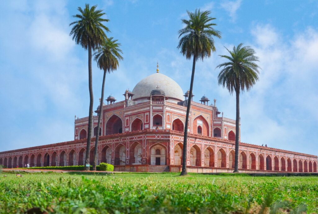 Private New Delhi slum walking tour with hotel pick-up
